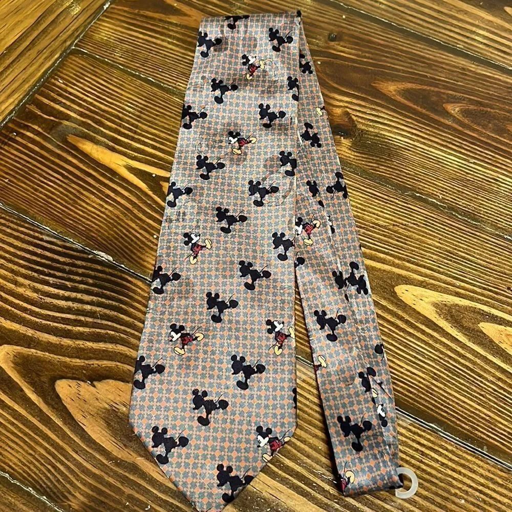 Mickey Mouse Lloyd’s Walt Disney Company Mens Tie 100% Silk